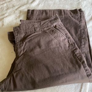 10/$10 Lee Capri Pants